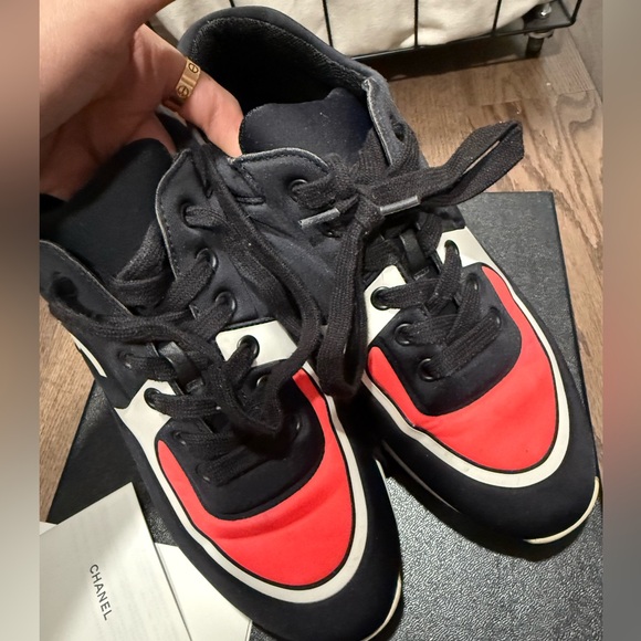 Authentic Chanel sneakers size 37 - Picture 3 of 11